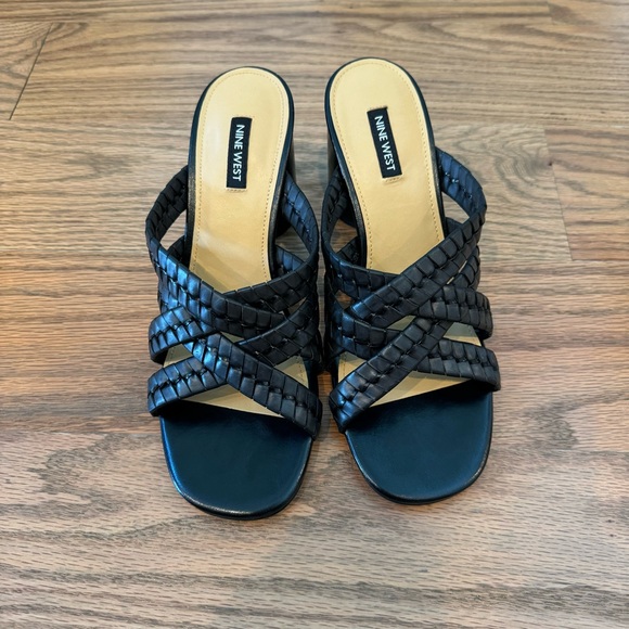 New with box! Nine West Wenea Strappy Block Heel Slide Sandals - Picture 5 of 7